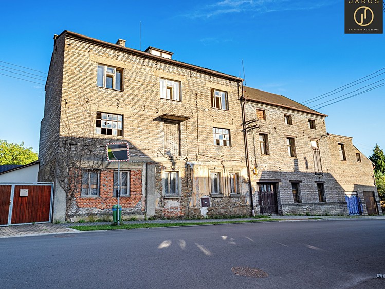 Prodej rodinného domu 400 m², pozemek 1 226 m² - foto 3