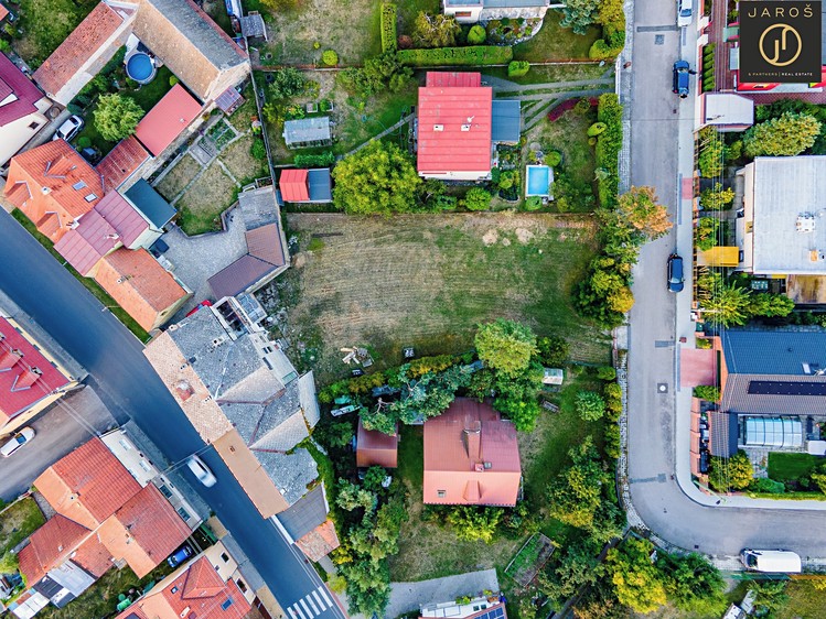 Prodej rodinného domu 400 m², pozemek 1 226 m² - foto 7