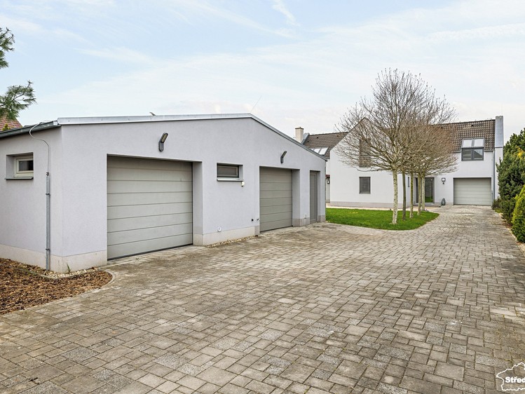 Prodej vily 230 m², pozemek 1 486 m² - foto 3