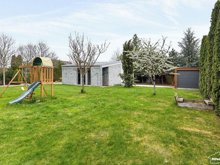 Prodej vily 230 m², pozemek 1 486 m² - foto 7