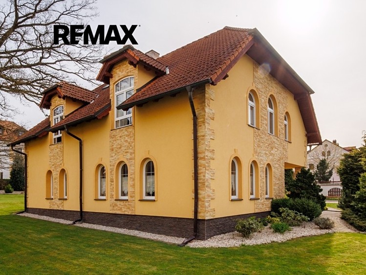 Prodej rodinného domu 410 m², pozemek 2 086 m² - foto 1