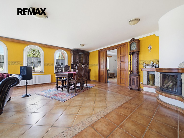 Prodej rodinného domu 410 m², pozemek 2 086 m² - foto 7