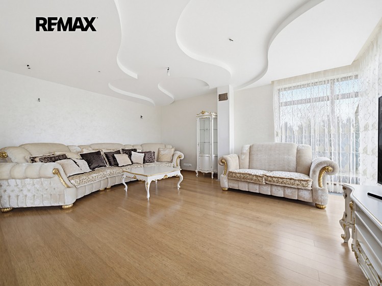 Prodej rodinného domu 363 m², pozemek 1 608 m² - foto 4
