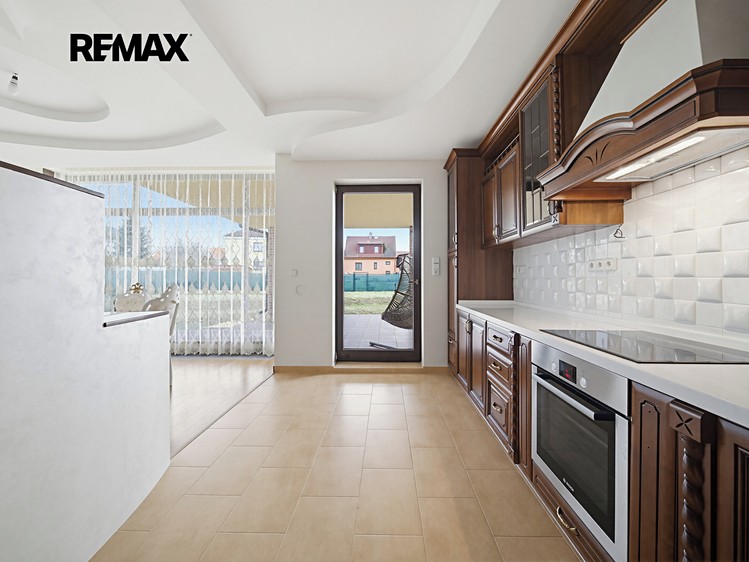 Prodej rodinného domu 363 m², pozemek 1 608 m² - foto 7