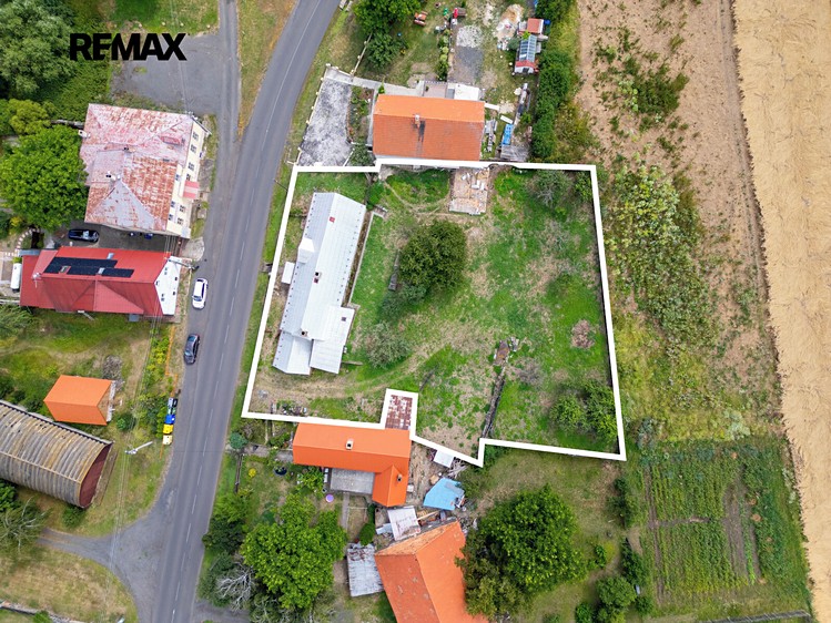 Prodej rodinného domu 217 m², pozemek 1 813 m² - foto 3