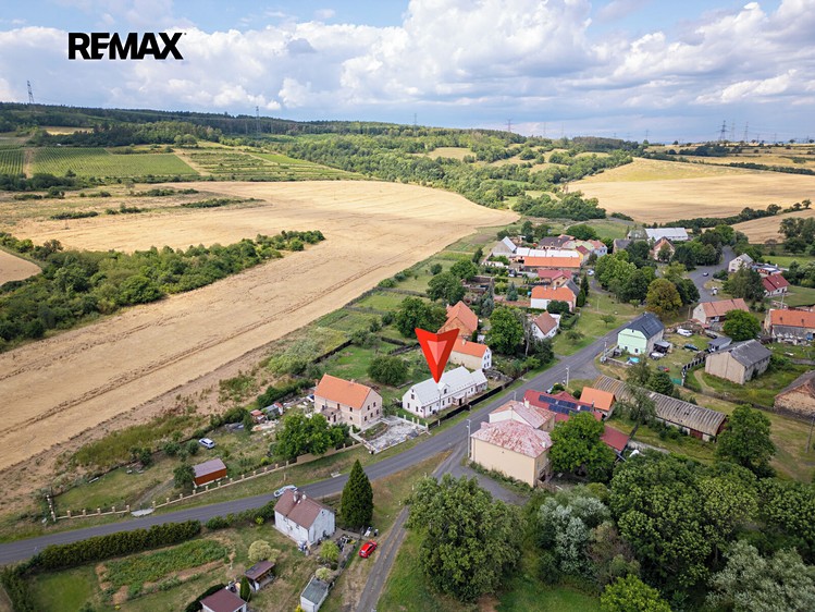 Prodej rodinného domu 217 m², pozemek 1 813 m² - foto 7