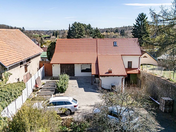 Prodej rodinného domu 140 m², pozemek 424 m² - foto 1