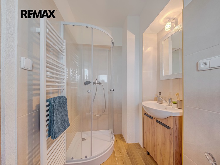 Prodej rodinného domu 94 m², pozemek 559 m² - foto 2