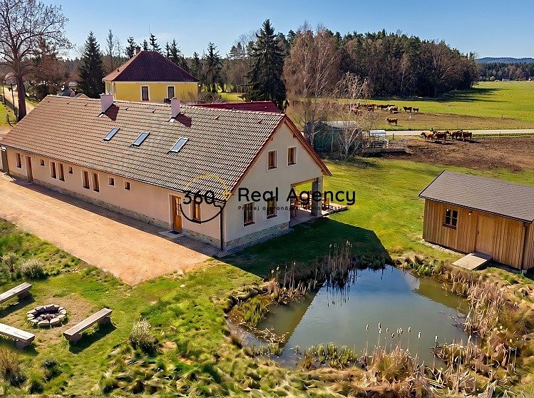 Prodej rodinného domu 346 m², pozemek 2 406 m² - foto 3