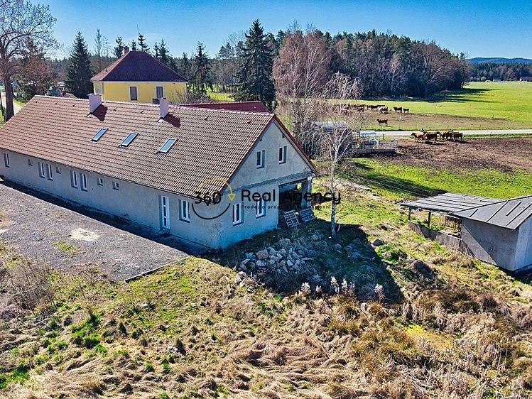 Prodej rodinného domu 346 m², pozemek 2 406 m² - foto 4