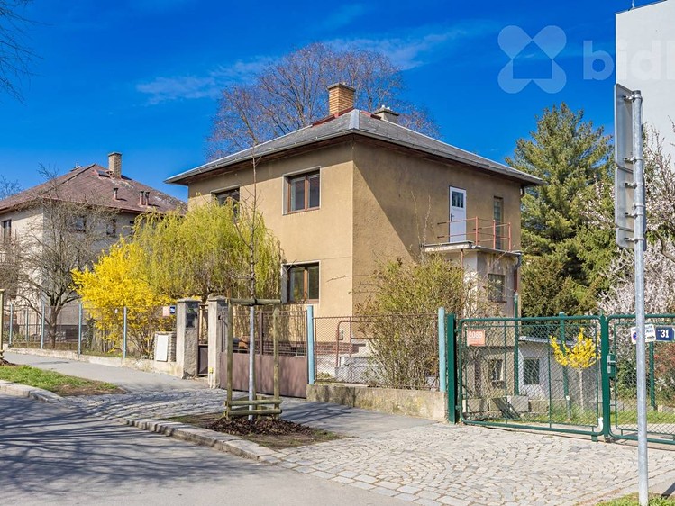 Prodej rodinného domu 235 m², pozemek 812 m² - foto 3