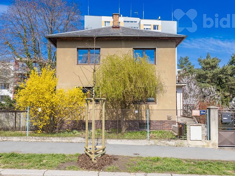 Prodej rodinného domu 235 m², pozemek 812 m² - foto 6