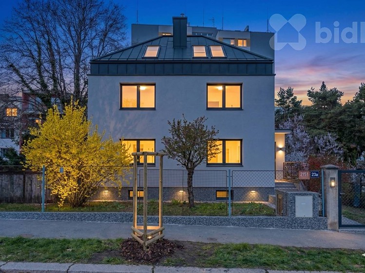 Prodej rodinného domu 235 m², pozemek 812 m² - foto 5