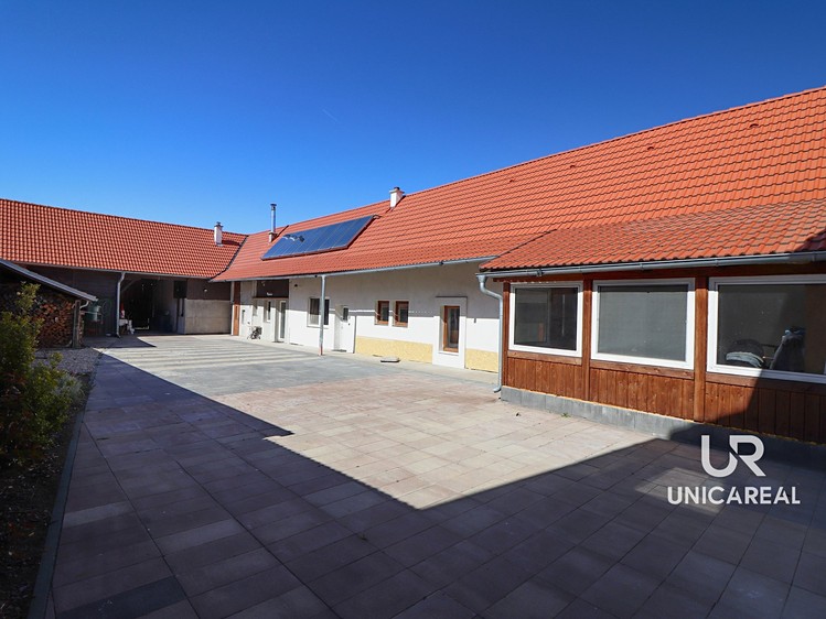 Prodej rodinného domu 418 m², pozemek 7 507 m² - foto 4