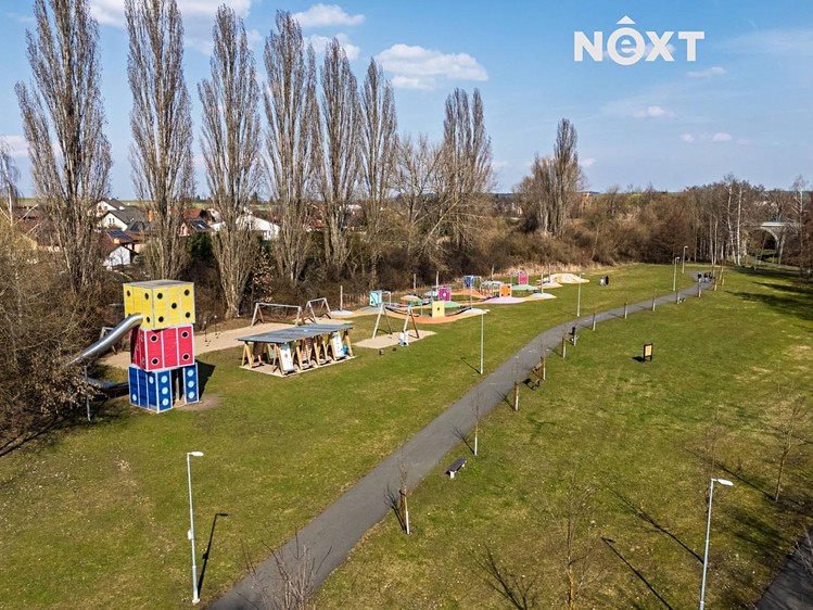 Prodej rodinného domu 261 m², pozemek 1 649 m² - foto 3