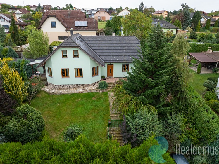 Prodej rodinného domu 196 m², pozemek 720 m² - foto 7
