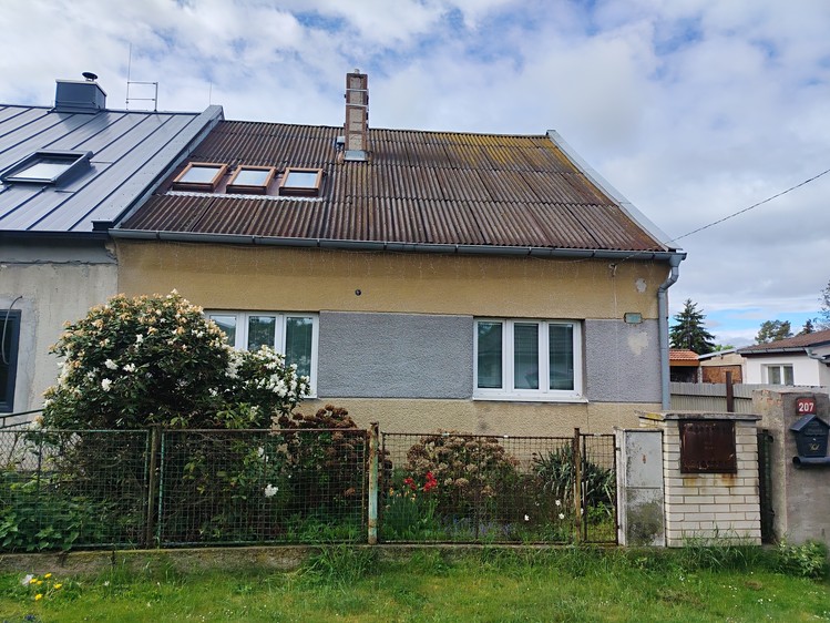 Prodej rodinného domu 125 m², pozemek 885 m² - foto 2