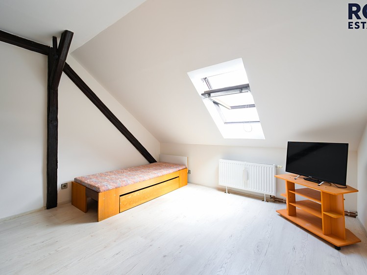 Prodej rodinného domu 191 m², pozemek 176 m² - foto 4