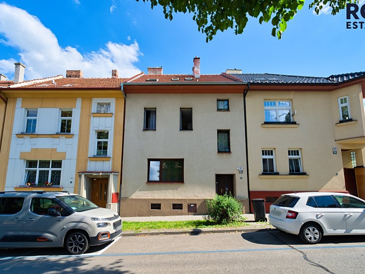 Prodej rodinného domu 191 m², pozemek 176 m² - foto 1