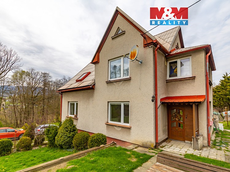 Prodej rodinného domu 217 m², pozemek 5 711 m² - foto 1