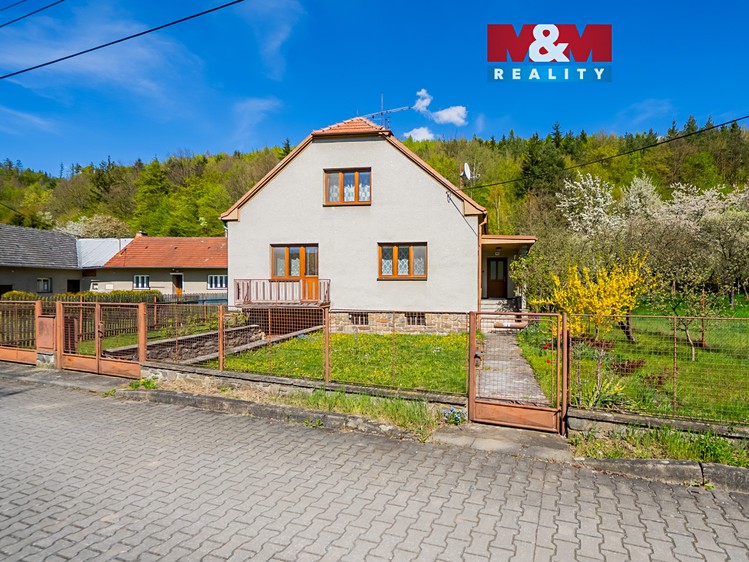 Prodej rodinného domu 114 m², pozemek 1 033 m² - foto 1