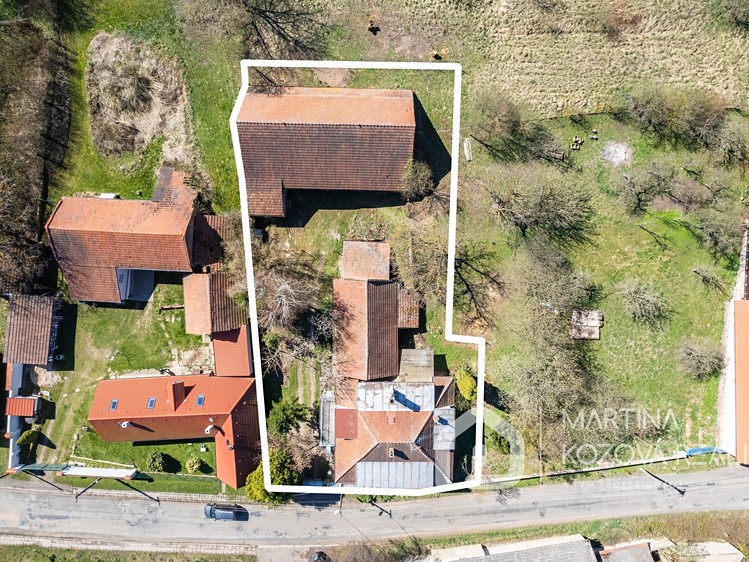 Prodej rodinného domu 200 m², pozemek 1 395 m² - foto 3