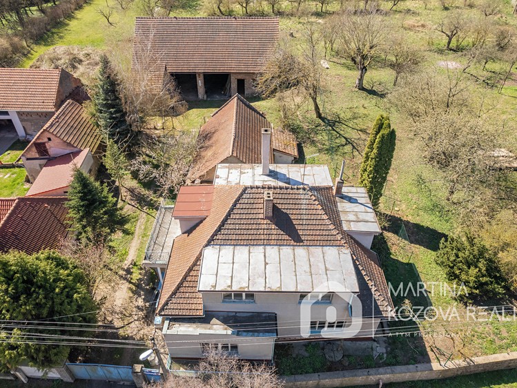 Prodej rodinného domu 200 m², pozemek 1 395 m² - foto 1