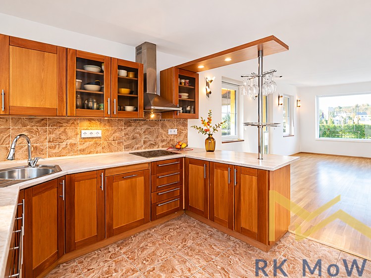 Prodej rodinného domu 182 m², pozemek 2 434 m² - foto 2