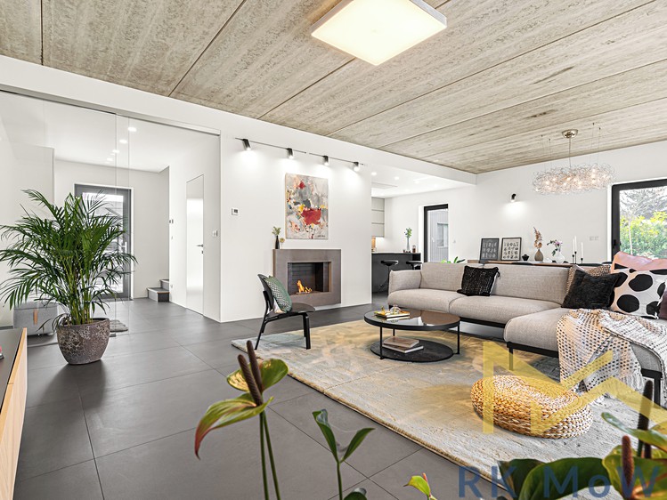 Prodej rodinného domu 141 m², pozemek 678 m² - foto 1