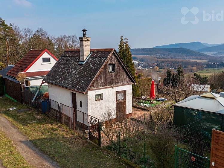 Prodej chaty 12 m², pozemek 250 m² - foto 1