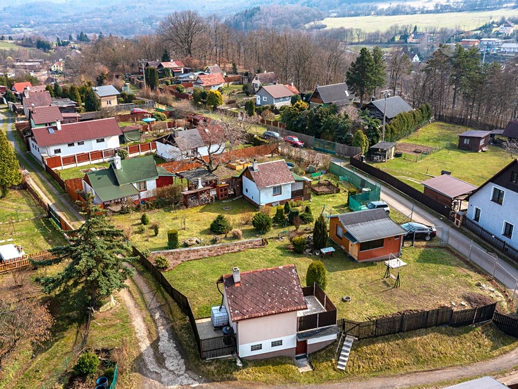 Prodej chaty 13 m², pozemek 435 m² - foto 1
