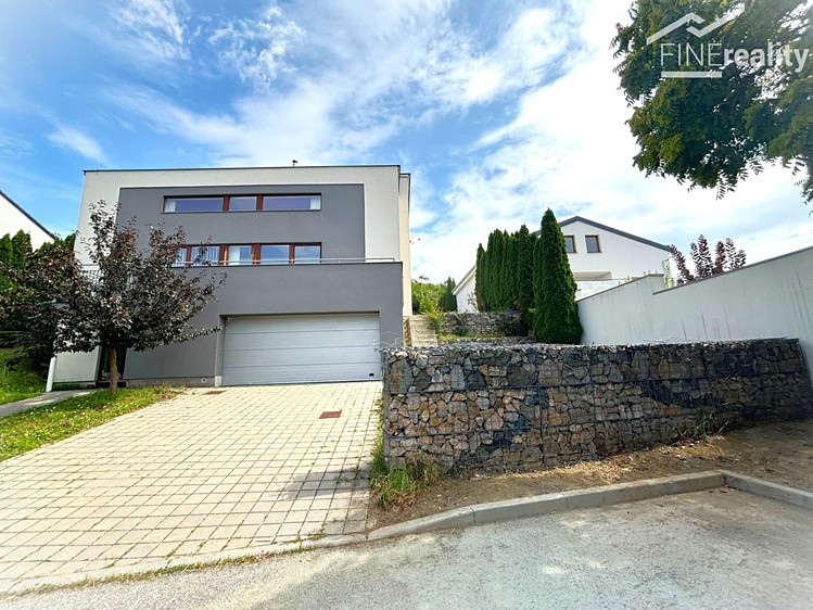 Prodej vily 477 m², pozemek 2 960 m² - foto 2