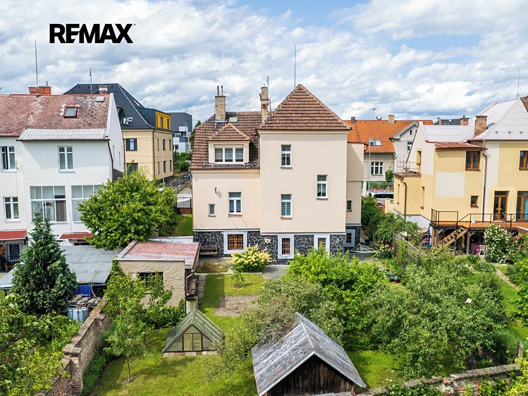 Prodej vily 197 m², pozemek 636 m² - foto 2