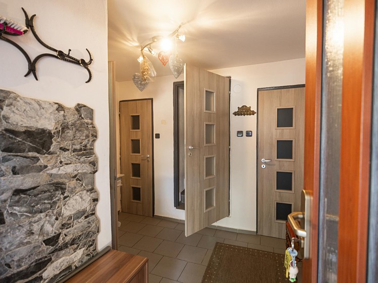 Prodej rodinného domu 211 m², pozemek 318 m² - foto 8
