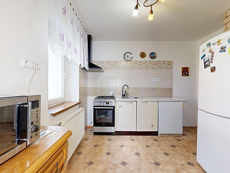 Prodej rodinného domu 313 m², pozemek 2 261 m² - foto 8