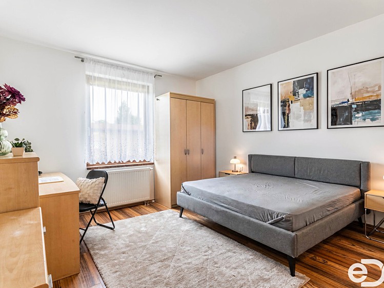 Prodej rodinného domu 154 m², pozemek 977 m² - foto 8