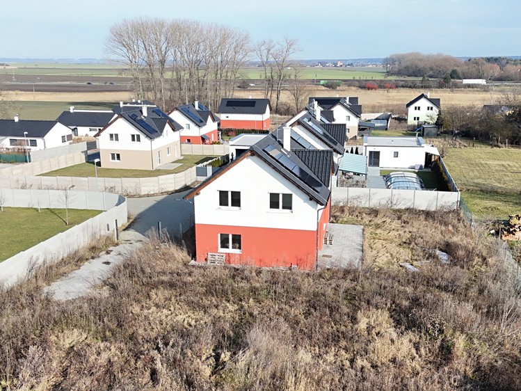 Dražba rodinného domu 146 m², pozemek 1 075 m² - foto 3