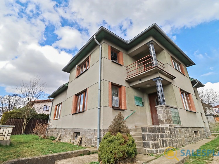 Prodej rodinného domu 235 m², pozemek 800 m² - foto 1