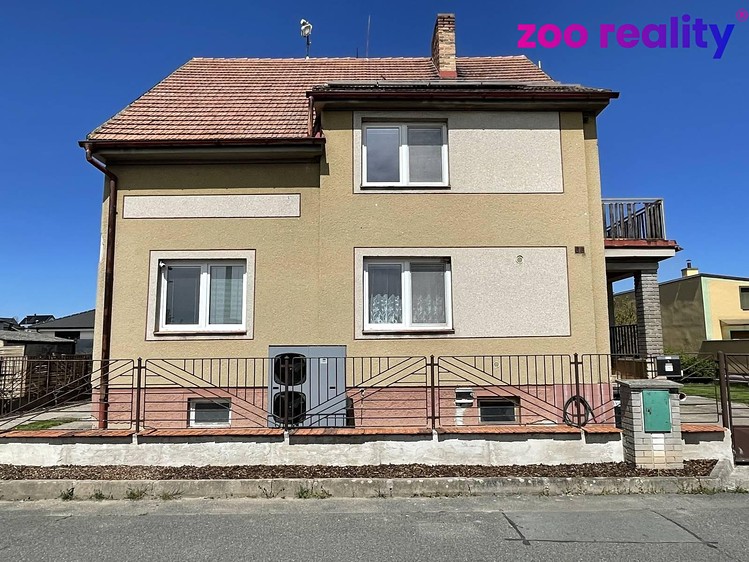 Prodej vícegeneračního domu 228 m², pozemek 800 m² - foto 1