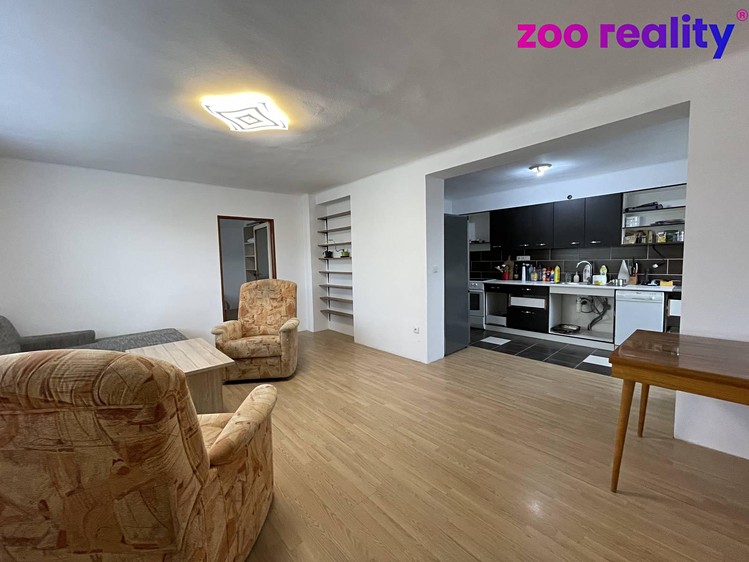 Prodej vícegeneračního domu 228 m², pozemek 800 m² - foto 5