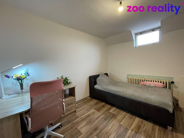Prodej vícegeneračního domu 228 m², pozemek 800 m² - foto 8