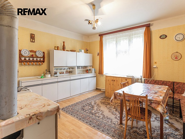 Prodej  rodinného domu 345 m², pozemek 1 475 m² - foto 5