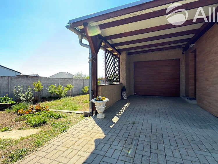 Prodej  rodinného domu 93 m², pozemek 922 m² - foto 3