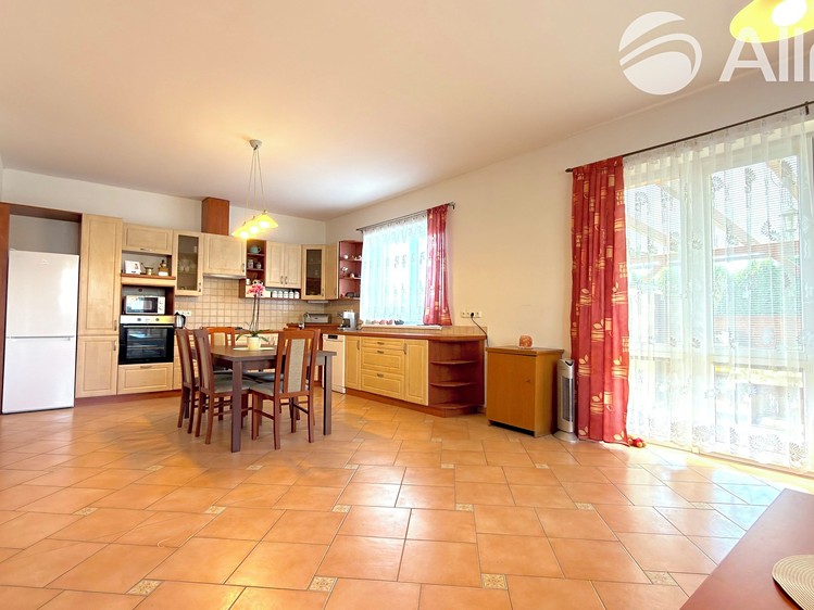 Prodej  rodinného domu 93 m², pozemek 922 m² - foto 7