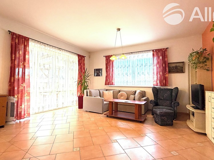 Prodej  rodinného domu 93 m², pozemek 922 m² - foto 5