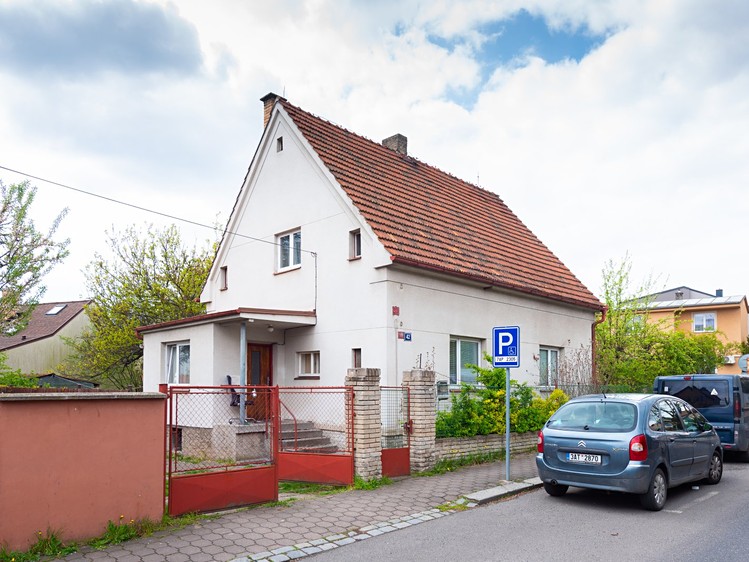 Prodej rodinného domu 150 m², pozemek 674 m² - foto 1