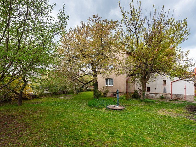Prodej rodinného domu 150 m², pozemek 674 m² - foto 2