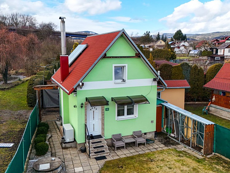Prodej chaty 55 m², pozemek 332 m² - foto 1