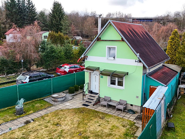 Prodej chaty 55 m², pozemek 332 m² - foto 2