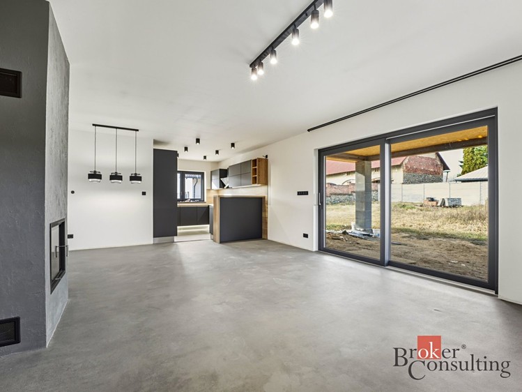 Prodej rodinného domu 123 m², pozemek 900 m² - foto 4